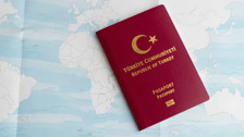 Cumhurbaşkanı Erdoğan açıkladı: Pasaport zorunluluğu bir ülkede kalkıyor