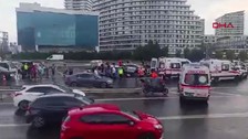 Bağcılar TEM'de zincirleme trafik kazası! 3 şerit trafiğe kapatıldı: Ölü ve yaralı var