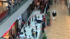 İstanbul'da AVM'de intihar! 2. kattan kendini boşluğa bıraktı