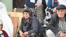 Sivas'ta yaşlı çift, evlerinin yanışını gözyaşlarıyla izledi