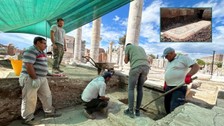 İzmir'de Romalı gladyatöre ait 1800 yıllık lahit bulundu