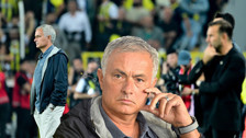 Galatasaray-Fenerbahçe derbisi dünya manşetlerinde! Oklar Jose Mourinho'ya çevrildi: Galatasaray karşısında küçük düştü