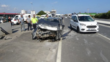 Mersin'de trafik kazası: 3 park halindeki araca çarpıldı