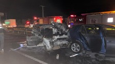 Sakarya'da zincirleme kazada yanan otomobildeki kadın öldü, eşi ağır yaralandı