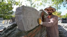 Erzincan'da taş ustalara aylık 100 bin TL'ye eleman bulamıyorlar