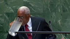 Haiti Başbakanı Ariel Henry'den BM salonunu şaşkına çeviren hareket! Suyu sürahiden içti