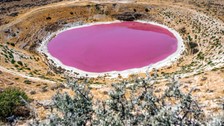 Pembe rengi ile ünlenen Meyil Obruk Gölü tamamen kurudu