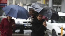 İstanbul'a sağanak gümbür gümbür geliyor! AKOM ve Meteoroloji'den uyarı geldi
