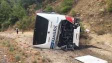 Yolcu otobüsü şarampole devrildi: 5 yaralı