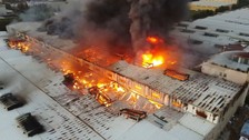 Tekirdağ'da fabrika yangını yeniden alevlendi: Alevler metrelerce yükseldi