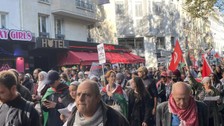 Binlerce gösterici Paris'te ve Londra'da Filistin ve Lübnan için yürüdü