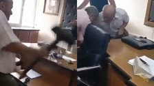 İzmir'de sendika seçimleri öncesi saldırı! Makam odasına bolyozla daldı