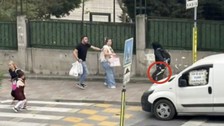 Sokak ortasında rastgele 3 kişiyi bıçaklayan şahıs cezaevine gönderildi: Sorguda verdiği ifade kan dondurdu!