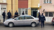 Sivas'ta Emekli Öğretmen Tartıştığı Baba ve Oğlunu Tabancayla Yaraladı