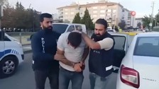 Dolmuşta 17 yaşındaki kızı taciz etti! Polis kıskıvrak yakaladı