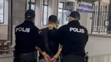 İzmir'de polisten kaçan şüpheli evin bacasında yakalandı