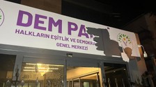 DEM Parti Genel Merkezi’ne taşlı saldırı: Alkollü şüpheli gözaltında