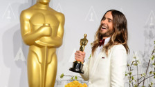 Jared Leto İstanbul'da görüntülendi: Taksi bulamayınca otobüse bindi