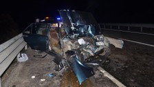Kütahya'da otomobil iş makinesine çarptı! 1 kişi öldü, 4 kişi yaralandı