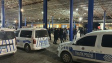İzmir'de 3 polis memurunu ağır yaralayan saldırgan: Husumetli olduğum gruptaki kişilerle karıştırdım