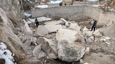Kapadokya'da peribacası yıkıldı! O anlar kamerada