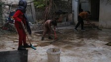 Hasret bitti! Türkiye'deki aile 8 yıl sonra Suriye'deki evlerine döndü