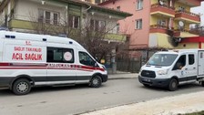 Çilingirle girilen evinde başı parçalanmış cesedi bulundu