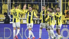 Kanarya ilk yarıdan fişi çekti! Puan farkı 4'e düştü