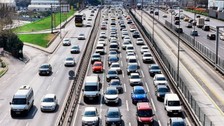 İstanbul'da bayramın ilk günü trafik kilitlendi