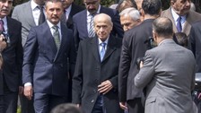 MHP Genel Başkanı Devlet Bahçeli, Genel Merkez’den partilileri ve vatandaşları selamladı