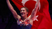 Milli sporcu Yasemin Adar Yiğit, aktif sporculuk hayatını noktaladı