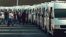 Karar Resmi Gazete'de! Personel servis araçlarında yaş sınırı 19'dan 21'e çıkarıldı