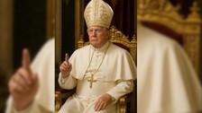 Trump, yapay zeka ile kendisini 'Papa' yaptığı bir fotoğraf paylaştı