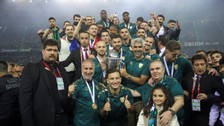 Trendyol 1. Lig şampiyonu Kocaelispor kupasını binlerce taraftarıyla birlikte kaldırdı