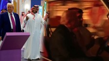 Prens Selman şoför koltuğunda! Misafiri Donald Trump'ı golf arabasıyla yemeğe çıkardı