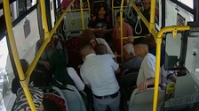 Otobüs şoförünün Heimlich manevrası 1 yaşındaki bebeğin hayatını kurtardı