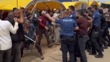 Kurban pazarında polislere taşlı sopalı saldırı! 12 besici adliyeye sevk edildi