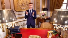 Emmanuel Macron'un bal mumu heykeli çalındı