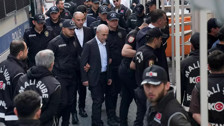 CHP'li belediyelere yolsuzluk soruşturmasında 5'i belediye başkanı 22 kişi tutuklandı