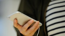 İtalya'da liselerde öğrencilerin cep telefonu kullanması yasaklandı