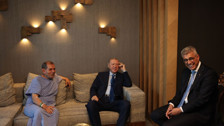Cumhurbaşkanı Erdoğan ameliyat olan Dursun Özbek'i ziyaret etti