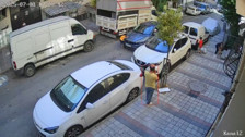 Sultangazi'de yola fırlayan çocuğa otomobil çarptı