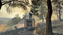 Manisa'da bahçeyi temizlerken ormanı yaktı: 5 uçak, 13 helikopter söndürmek için uğraşıyor