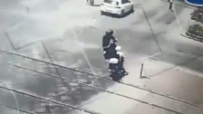 Gaziantep'te 3 milyon TL'lik silahlı gasp kamerada: Şüpheliler yakalandı