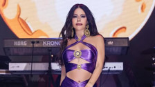 Simge Sağın çocuk bikinisi giydi! Pozları gündem odu