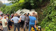 Rize'de minibüs, yamaçtan yuvarlandı; 2 ölü, 3 yaralı