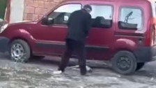 Sivas'ta yavru köpeğe sopayla şiddete para cezası