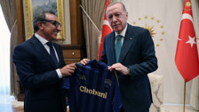 Cumhurbaşkanı Erdoğan Fenerbahçe'ye sponsor olan Chobani sahibi Hamdi Ulukaya'yı kabul etti