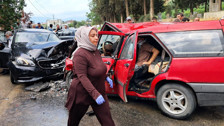 Mercedes ile Tofaş otomobil çarpıştı: 1 ölü, 4 yaralı