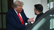 "Barışı belirleyecek" deniyordu! Trump Zelenski'nin kıyafetini bu kez beğendi